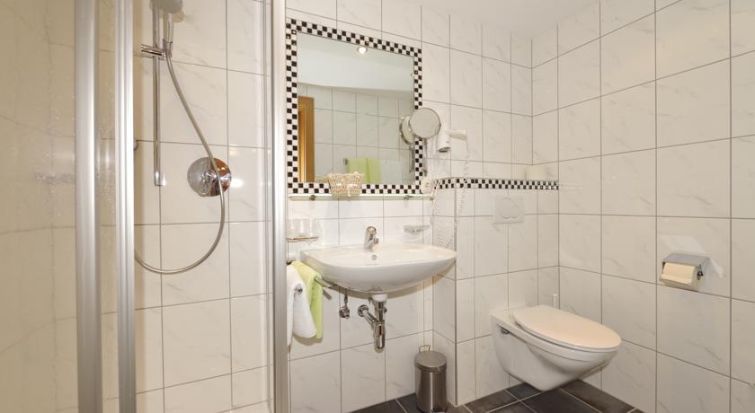 Hotel Garni Viktoria St. Anton am Arlberg Zimmer foto