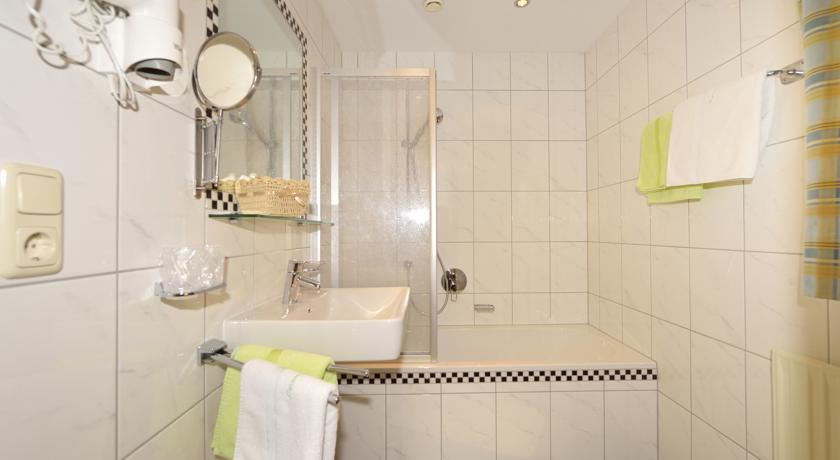 Hotel Garni Viktoria St. Anton am Arlberg Zimmer foto