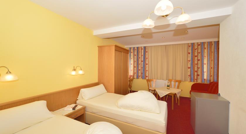 Hotel Garni Viktoria St. Anton am Arlberg Zimmer foto