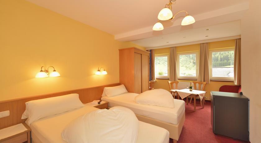 Hotel Garni Viktoria St. Anton am Arlberg Zimmer foto